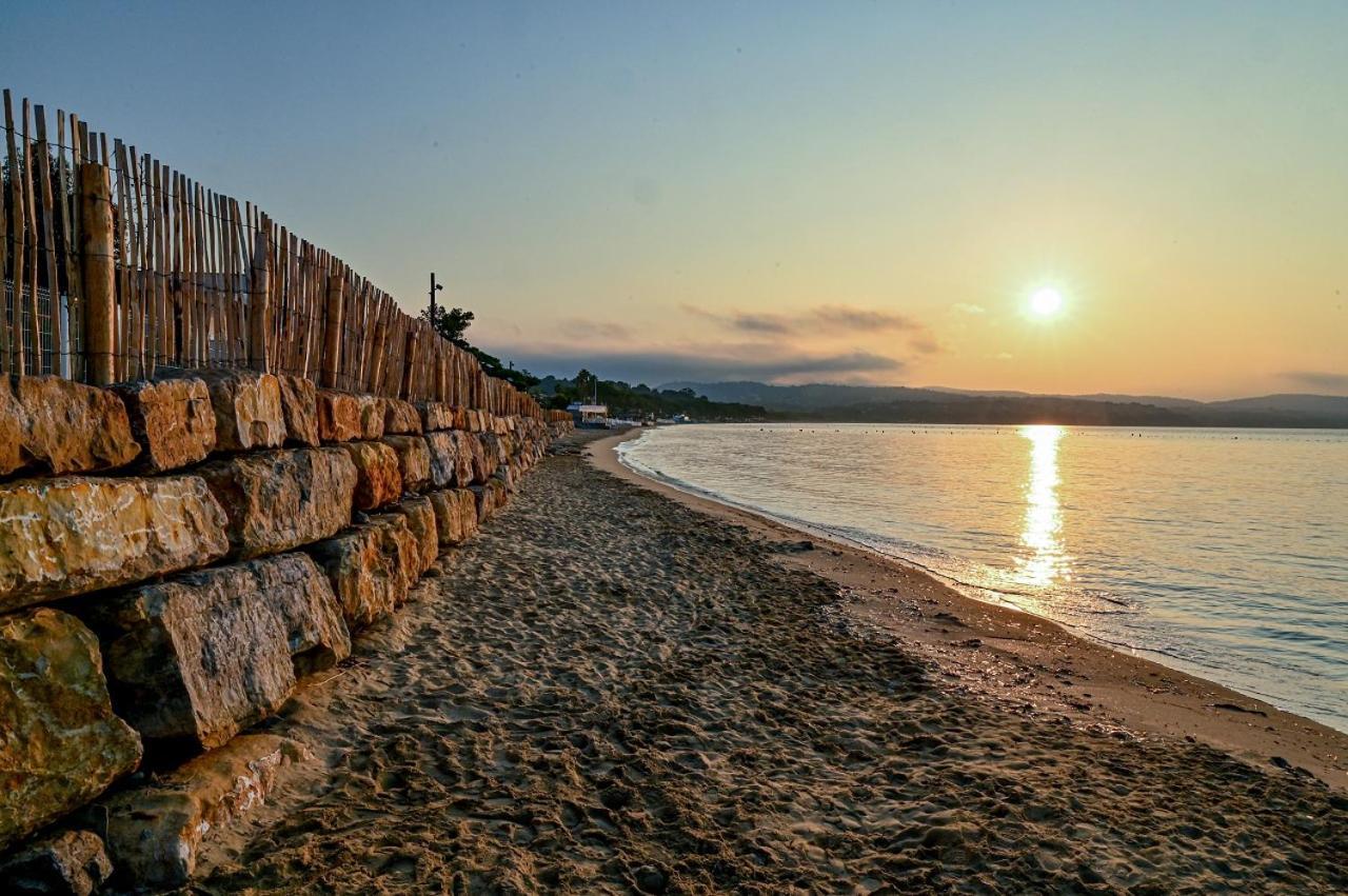 Hotel La Menado Cavalaire-sur-Mer Esterno foto